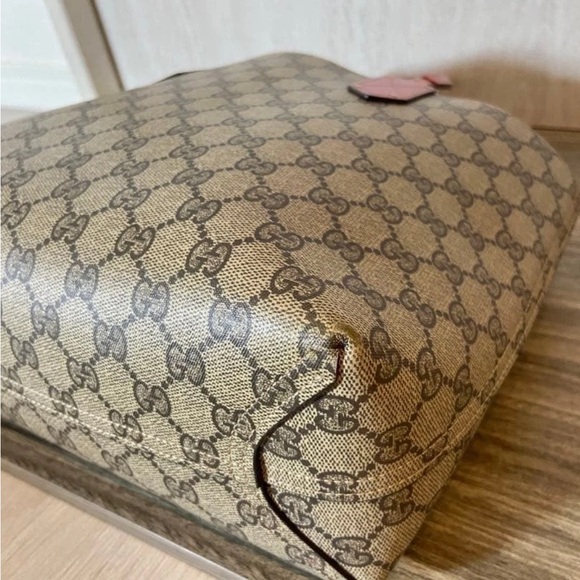Gucci Beige and Red Signature Tote - Picture 11 of 16